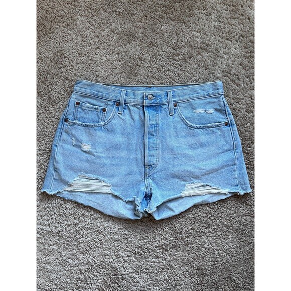Levi's 501 Distressed Button-Fly Shorts in Light Wash Size 32 - Picture 1 of 6